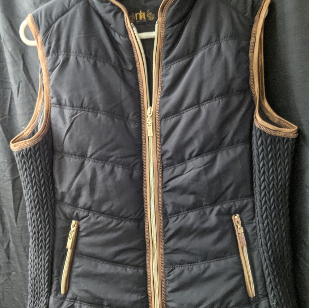 MK Metric Knitts Black Puffer Vest (m)